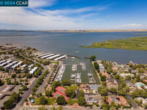 420 8th St, West Pittsburg CA  94565-2632 exterior