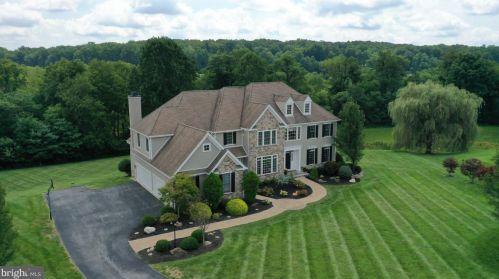 34 Cumberland Dr, Downingtown, PA 19335-1567