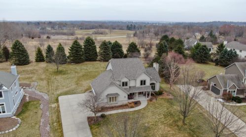 1608 Tallgrass Cir, Waukesha, WI 53188-2657