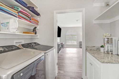 95 12th Ave, Naples FL  34120-3353 exterior