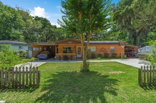 902 Whiteway Dr, Brooksville, FL 34601-1221