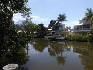 1831 Bayshore Rd, Palmetto, FL 34221-3147
