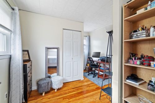 21 Hancock Pl, Iselin NJ  08830-1312 exterior