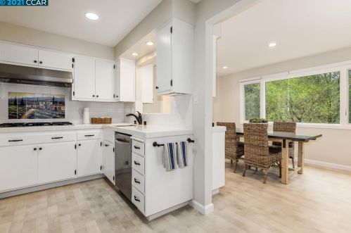 7 Calvin Ct, Orinda CA  exterior