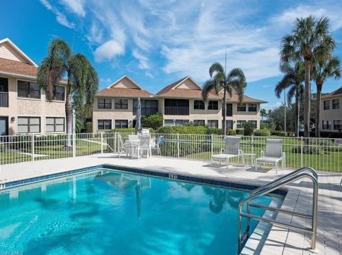 1100 9th St, Naples FL  34102-6722 exterior