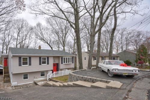 15 Normandy Cir, Hopatcong NJ  07843-1840 exterior