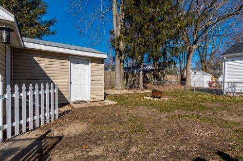 298 England St, Cumberland RI  02864-7209 exterior