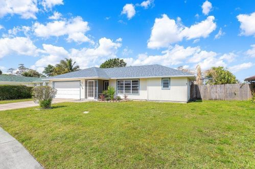 2538 Canterbury Dr, West Palm Beach, FL 33407-1316
