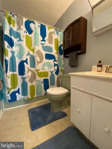 3063 Tecumseh Ct, Woodbridge VA  22192-1827 exterior