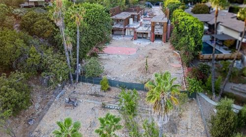 16838 Oak View Dr, Van Nuys CA  91436-3240 exterior