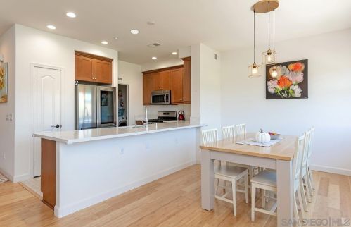 6962 Feldspar Pl, Carlsbad CA  92009-5212 exterior