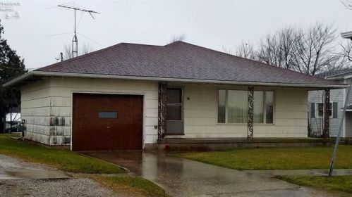 24 Seneca St, Siam, OH 44807-9038