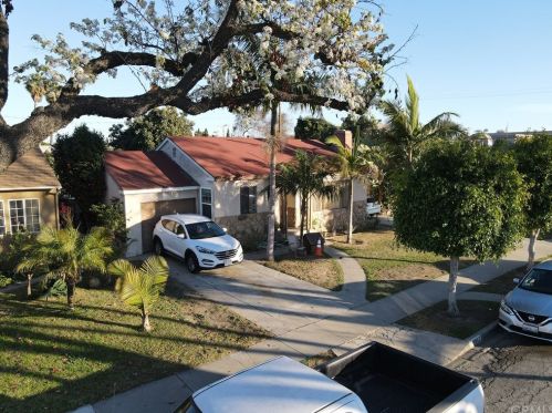 10962 Sampson Ave, Lynwood, CA 90262-2255