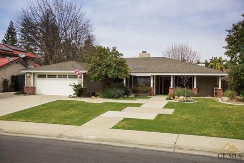 9612 Mesa Oak Dr, Bakersfield, CA 93311-1605