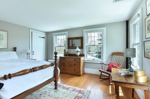 1463 Frenchtown Rd, Warwick RI  02818-1310 exterior