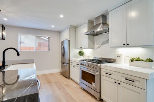 1654 Pecan Ct, Redwood City CA  94061-2649 exterior