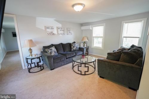 411 6th St, Laurel DE  19956-1363 exterior