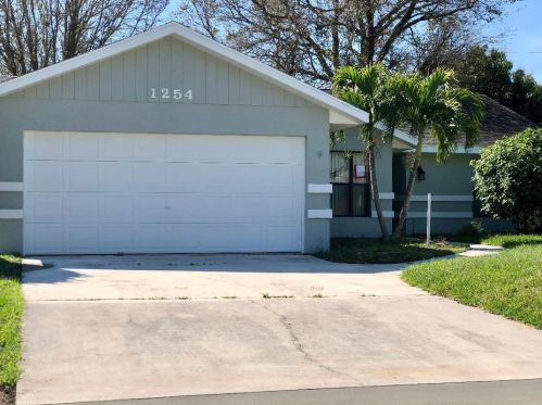 1254 Aragon Ave, Fort Pierce, FL 34953-4823