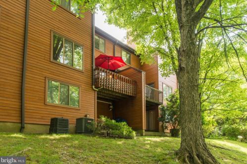 352 Winding Way, Norristown PA  19406-2633 exterior