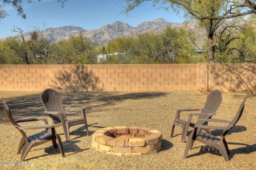 10471 Sunnywood Dr, Tucson, AZ 85749-9123