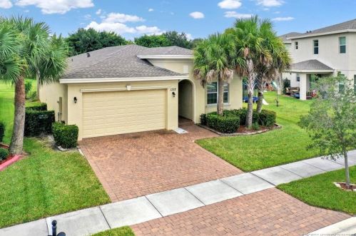 1332 Leonardo Cir, Fort Pierce, FL 34986-4341
