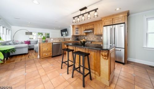 49 Myrtle St, Cranford NJ  07016-3456 exterior