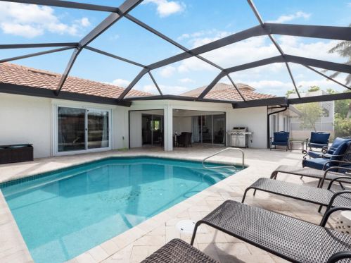 773 Holly Ct, Marco Island FL  34145-1915 exterior