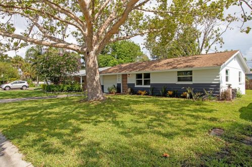 5985 63rd Ave, Pinellas Park, FL 33781-5411