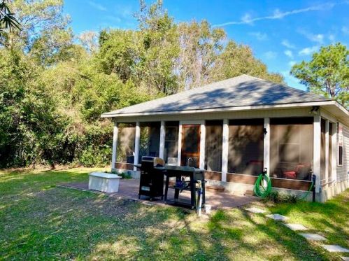 352 Park Ave, Defuniak Springs FL  32435-2611 exterior