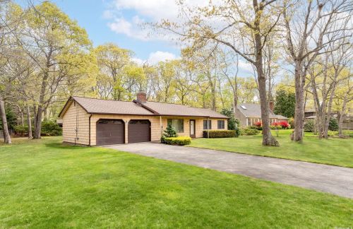 7 Tamarack Ln, East Quogue, NY 11942-4415