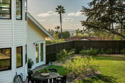 2638 Unicornio St, Carlsbad CA 92009-4443 exterior