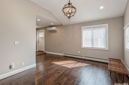 17 Teed St, Huntington Station NY  11746-4331 exterior