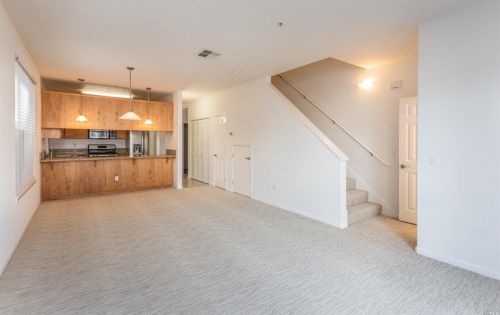 950 Campoy St, Santa Rosa, CA 95407-2555