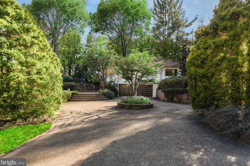 3443 Malbrook Dr, Falls Church, VA 22044-1112