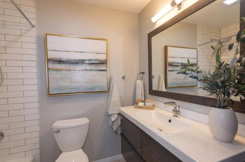 8016 Briarwood Ln, Austin TX 78757-6929 exterior