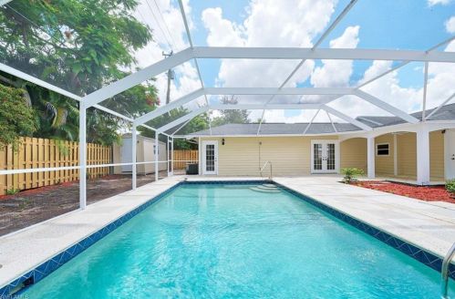 1109 Alhambra Cir, Naples FL 34103-3291 exterior