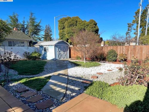 1325 136th Ave, San Leandro CA  94578-2549 exterior