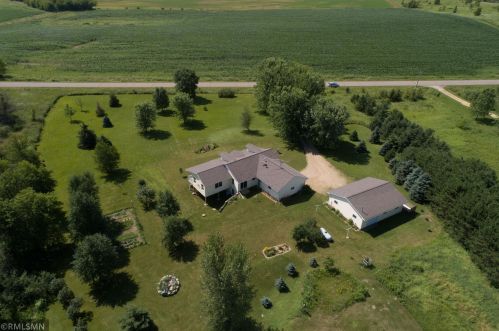 1748 30th Ave, Hammond WI  54015-5215 exterior