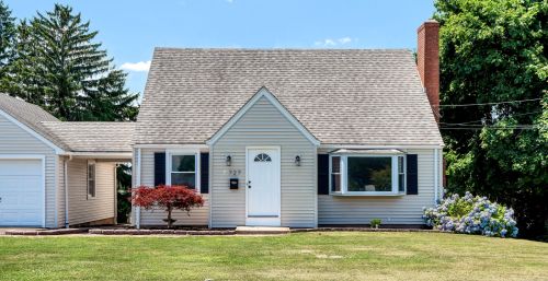727 Maple St, Hartford CT  06109-4141 exterior