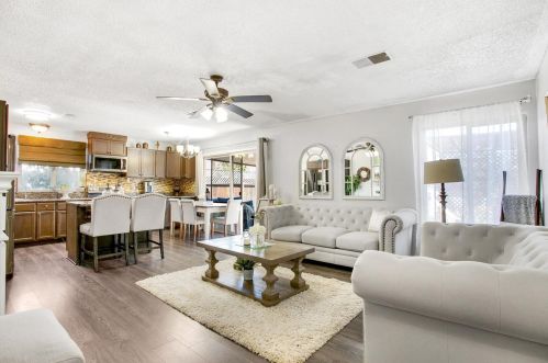 200 Sabrina Ln, Modesto, CA 95354-3248