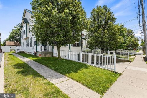 9817 Academy Rd, Philadelphia, PA 19114-1545