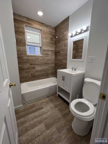 280 Wainwright St, Newark NJ  07112-1227 exterior