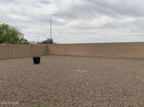 3910 74th Dr, Phoenix AZ  85043-7591 exterior