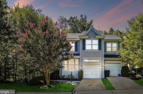 1310 Park Garden Ln, Herndon, VA 20194-1985