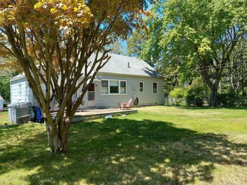 234 Pilgrim Pl, Bridgeport, CT 06610-1340