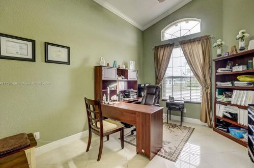 160 Saratoga Ave, Fort Pierce FL  34953-5974 exterior