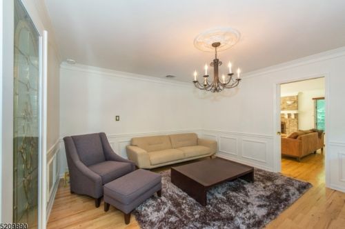 77 Fountain Dr, Skyline Lakes NJ  07456-2406 exterior