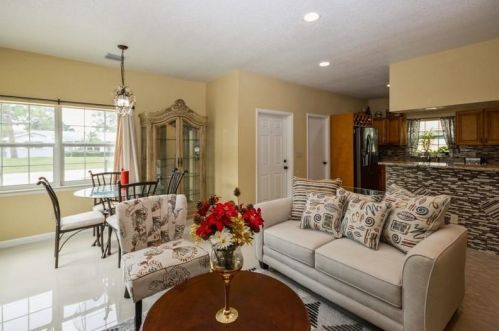 735 Curtis St, Fort Pierce FL  34983-1934 exterior