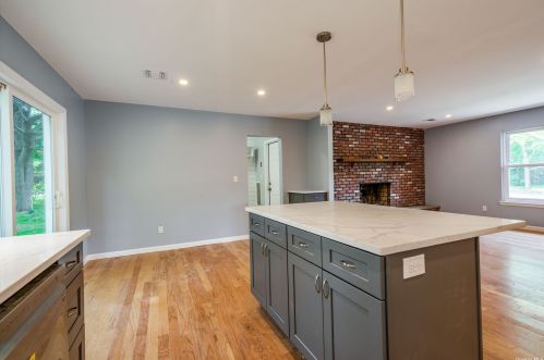 29 Hawthorne St, Mount Sinai NY  11766-2909 exterior