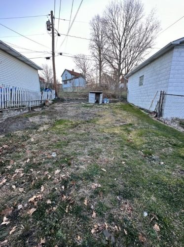 1242 Taylor Ave, New Kensington PA  15068-5531 exterior